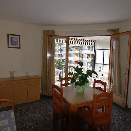 Hotel Estudios Zeus Aries *