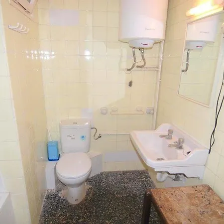 Estudios Zeus Aries Hotel
